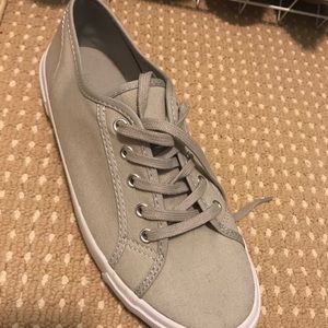 Old navy shoes